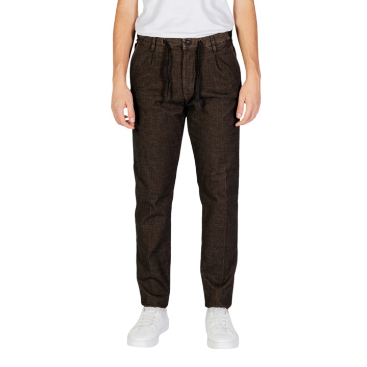 HAMAKI-HO PSI1737H pantalón de hombre color mud en vista frontal