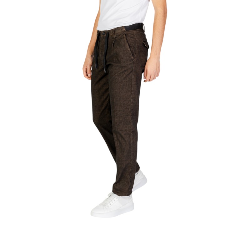 HAMAKI-HO PSI1737H pantalón de hombre color mud en vista lateral
