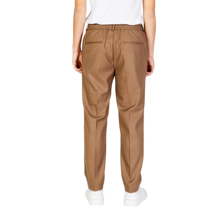 HAMAKI-HO PSI1733H pantalón de hombre beige oscuro vista posterior