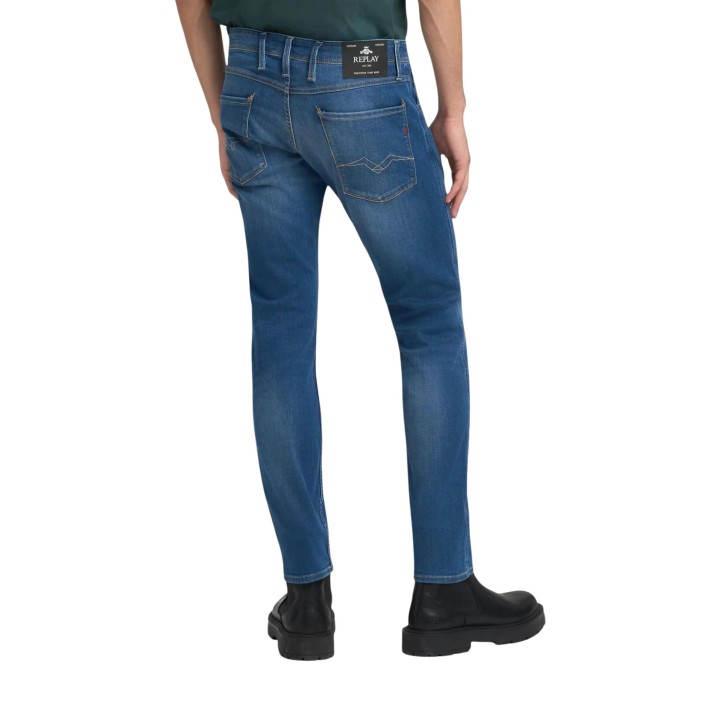 Vaqueros Replay de hombre en denim azul vista posterior