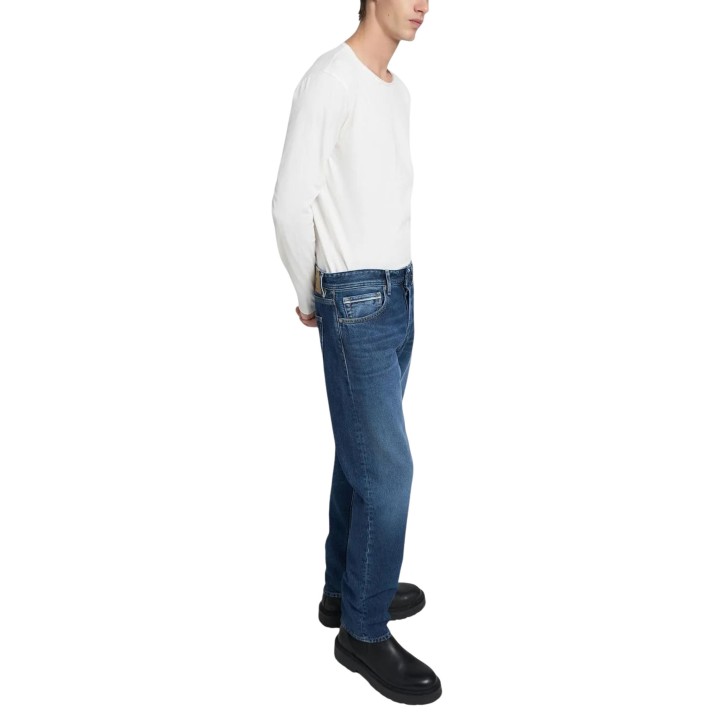Vaqueros Replay rectos de hombre en denim oscuro vista lateral