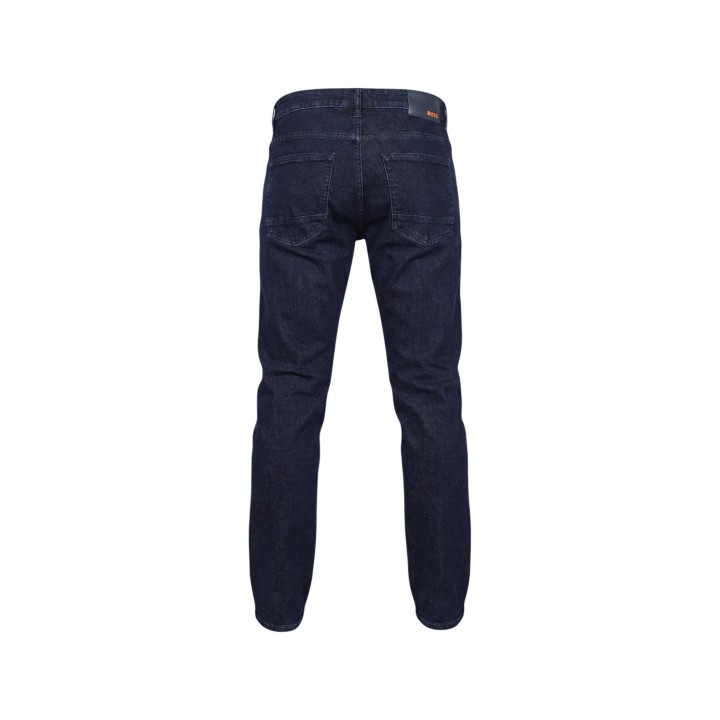 Vaqueros Boss de hombre Delaware en denim azul oscuro vista posterior