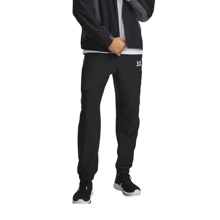Under Armour UA Tech Sport Pant 6011268 para hombre negro y blanco vista frontal
