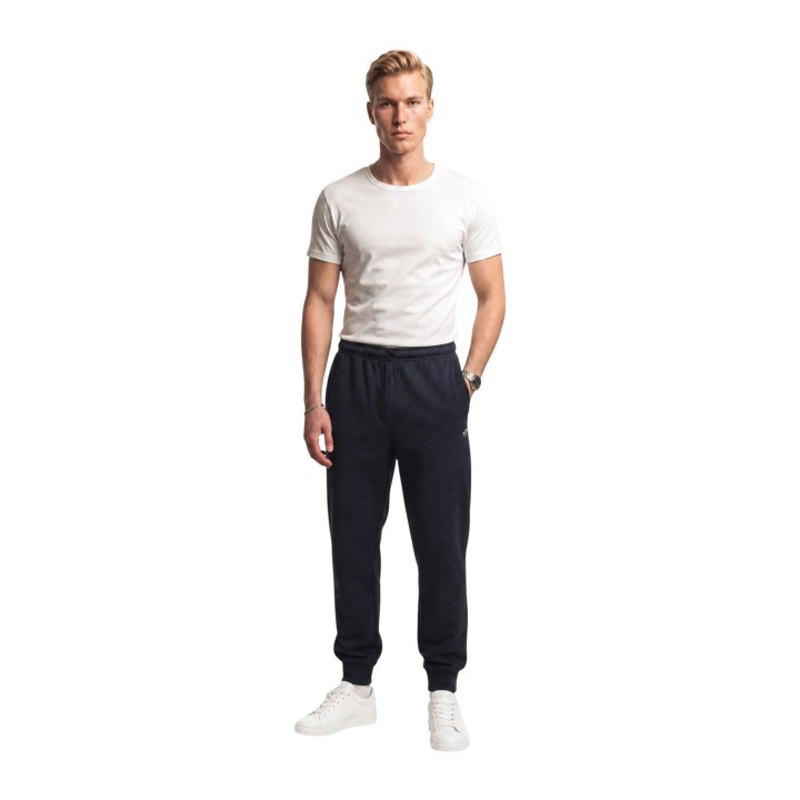 The North Face M EVO SD REG JOGGER negro para hombre vista frontal en modelo