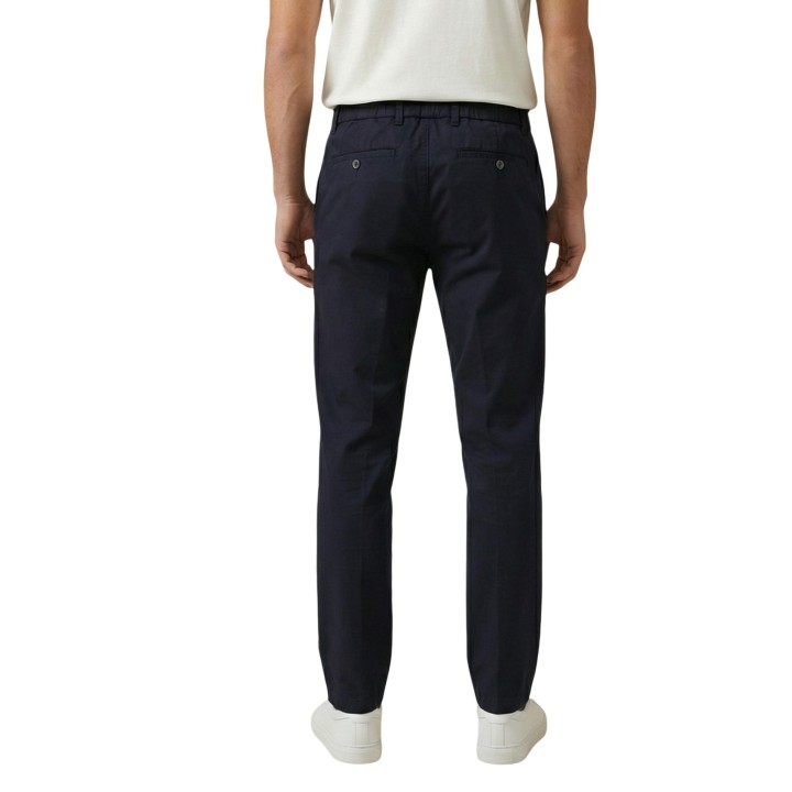 YOS pantalón de hombre azul oscuro de popelín detalle posterior