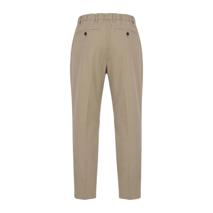 Detalle posterior del pantalón beige de hombre YOS T9172TS-100010