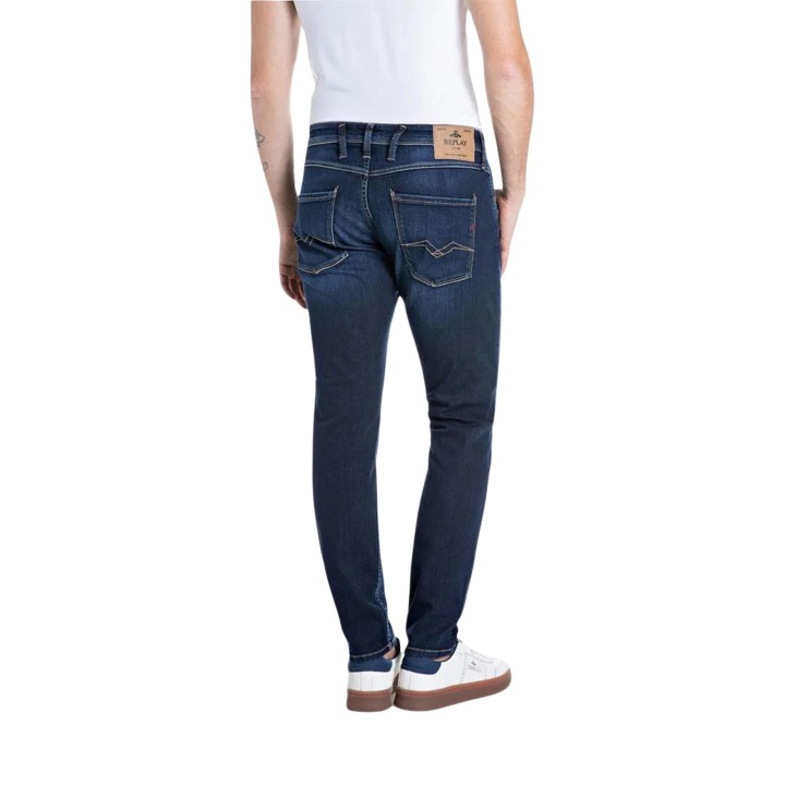Vaqueros Replay de hombre en denim azul oscuro vista posterior