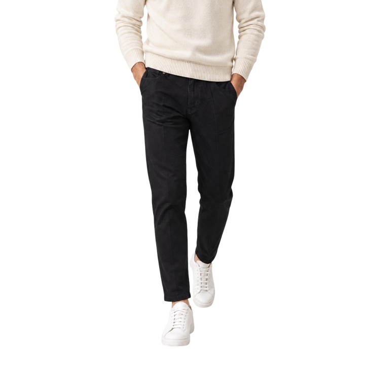 Gianni Lupo pantalón de hombre negro Cooper GL6228Q-F26 vista frontal en modelo