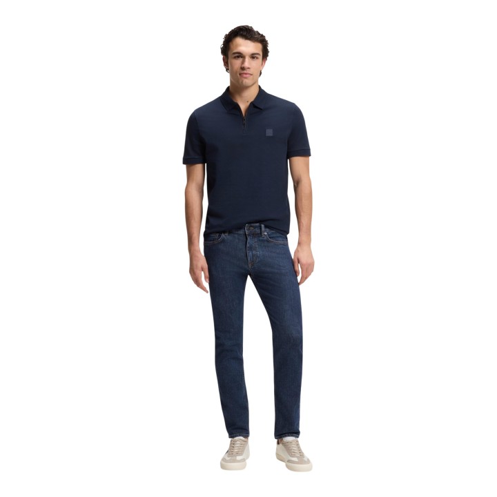 Boss vaqueros de hombre Delaware en denim oscuro vista de tres cuartos