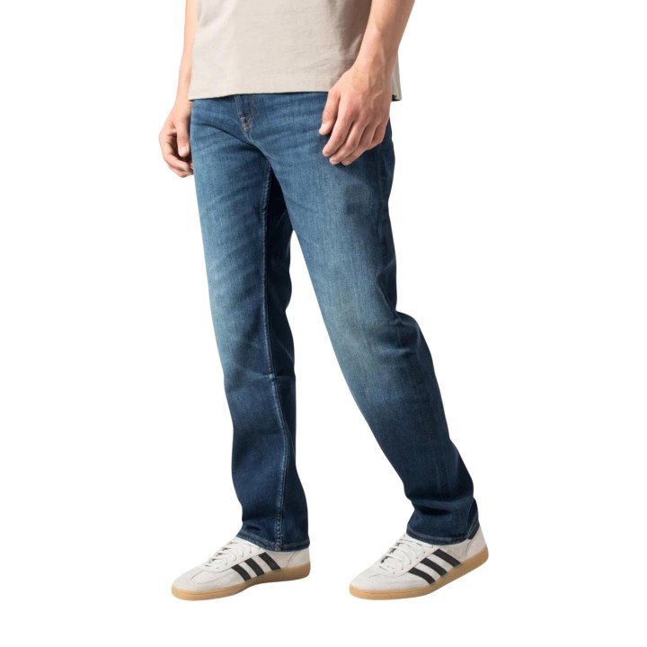 Boss vaqueros de hombre azules de denim vista de tres cuartos