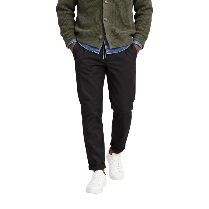 Pantalón negro YOS para hombre EN292 127032 en vista frontal
