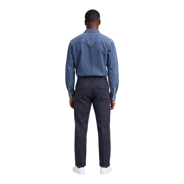 YOS pantalón de hombre azul EN292 127119 vista posterior en modelo
