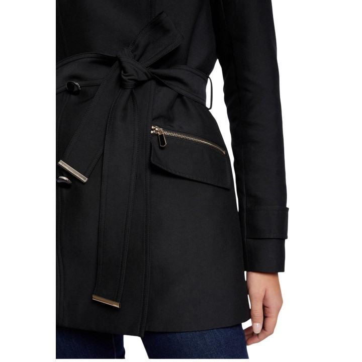 Detalle de bolsillo con cremallera en parka negra Morgan De Toi 241-GLADIA