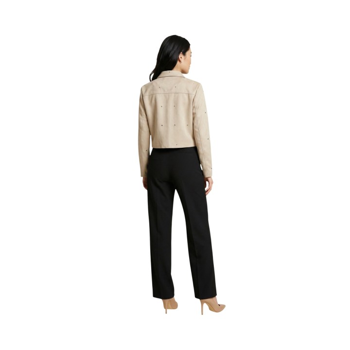 Jacqueline de Yong chaqueta de mujer beige claro de ante sintético vista posterior tres cuartos