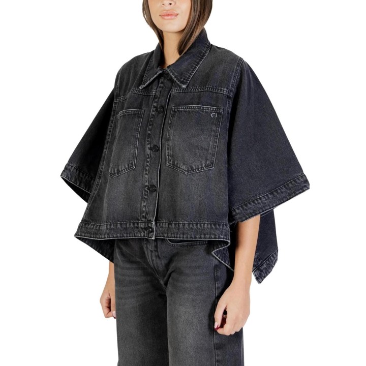 Chaqueta Colcci de mujer negra vaquera vista de tres cuartos