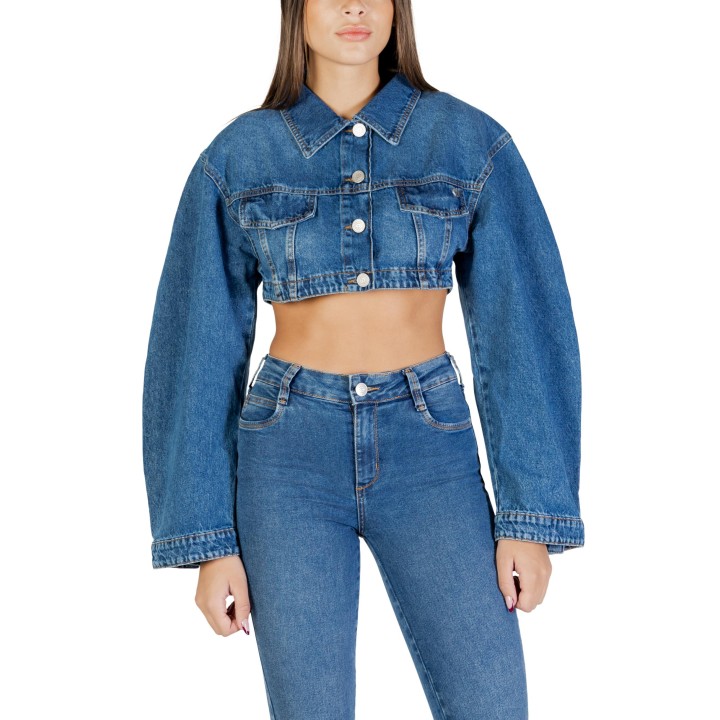 Chaqueta Colcci de mujer en denim azul vista frontal