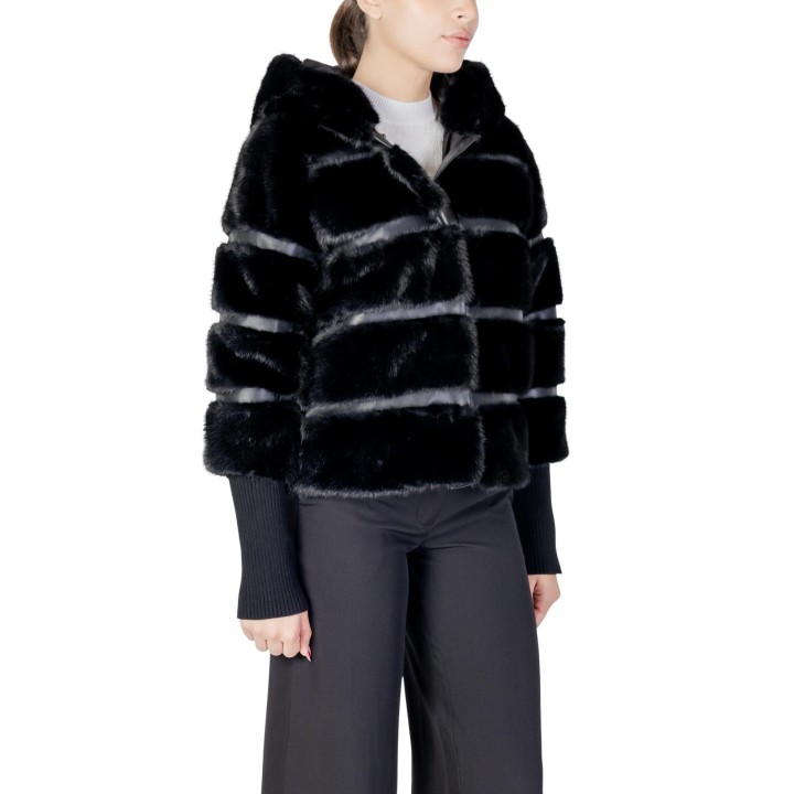 Abrigo de mujer Choral HW-100TS negro de pelo sintético vista tres cuartos