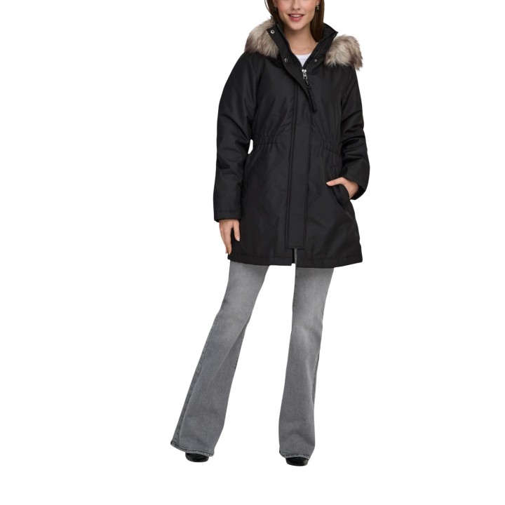 Parka negra de mujer Only con capucha y pelo vista de tres cuartos
