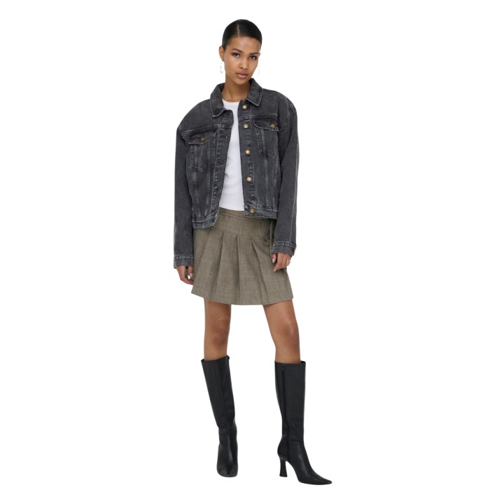 Only chaqueta vaquera negra de mujer 15363548 vista de tres cuartos