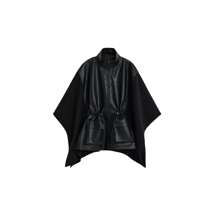 Desigual chaqueta de mujer negra PONCHO_ALDAMA TRENZADO 26WAIA24 en vista frontal