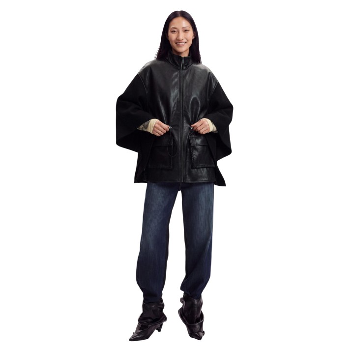 Desigual chaqueta de mujer negra PONCHO_ALDAMA TRENZADO 26WAIA24 en vista frontal