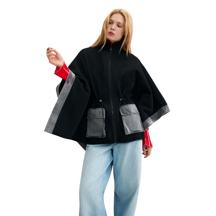 Desigual chaqueta poncho de mujer negra con detalles denim gris vista frontal
