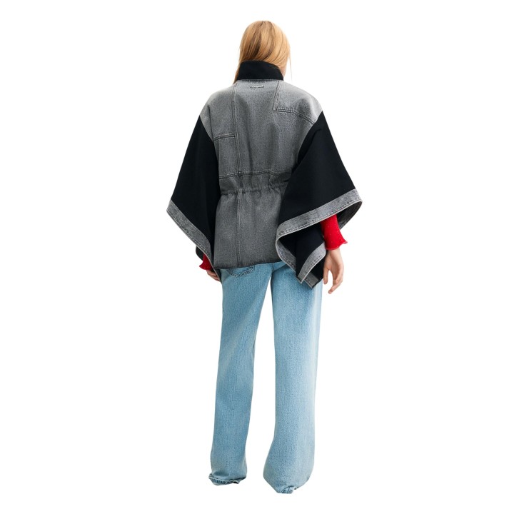 Desigual chaqueta poncho de mujer negra con detalles denim gris vista posterior