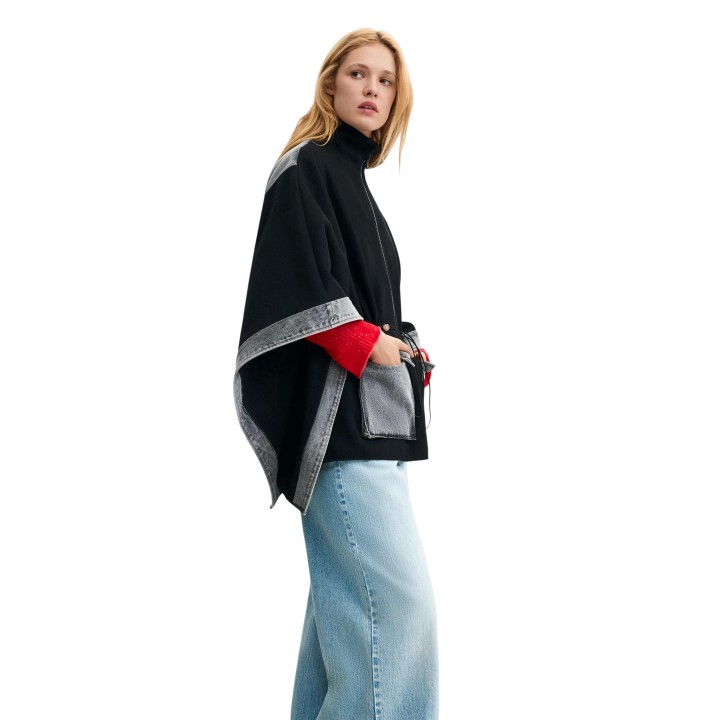 Desigual chaqueta poncho de mujer negra con detalles denim gris vista lateral