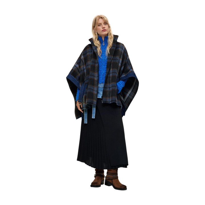 Desigual chaqueta poncho de mujer marrón de cuadros vista frontal de cuerpo entero