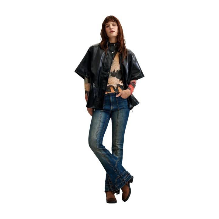 Desigual chaqueta negra de mujer Richmond Pasadas B 26WAIP01 vista frontal de cuerpo entero
