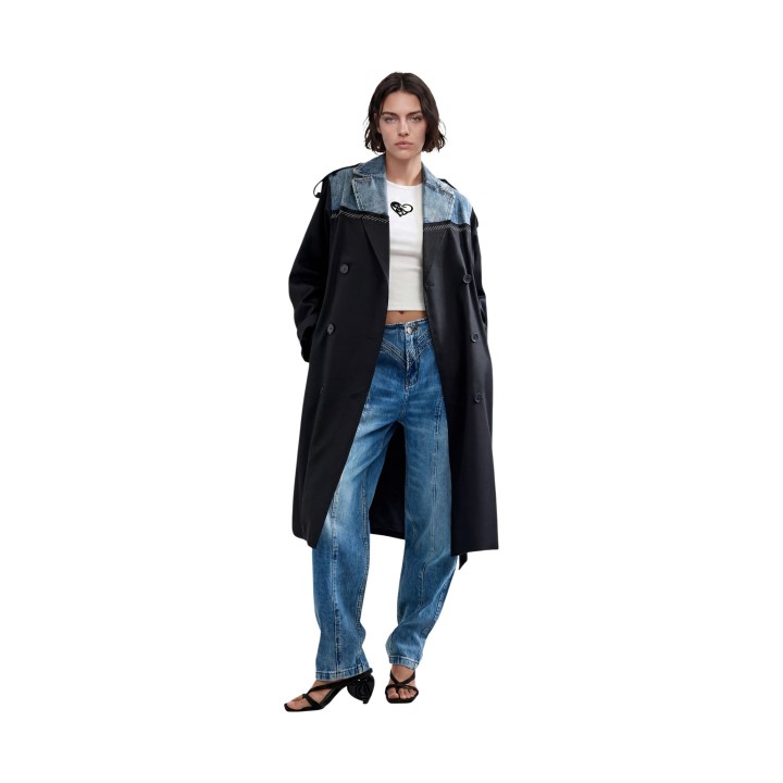 Desigual gabardina híbrida negra de mujer con cuello vaquero vista frontal abierta