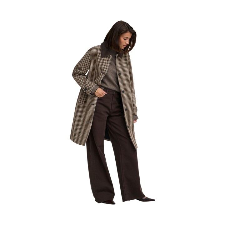 Jacqueline de Yong abrigo de mujer café Jdyvalerie Check Coat vista de tres cuartos