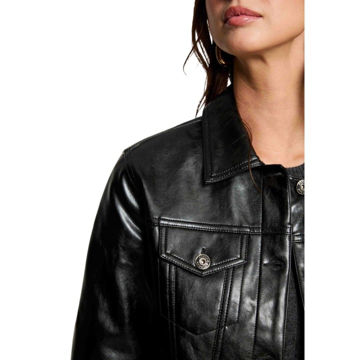 Detalle del cuello y bolsillo de chaqueta negra Morgan De Toi 262-GFALOU