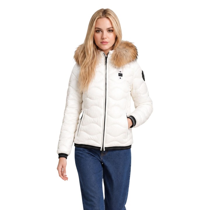 Blauer. chaqueta acolchada de mujer blanca con cuello de pelo vista frontal