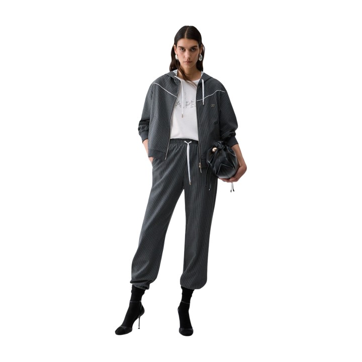 Liu-Jo chaqueta de mujer gris y blanca TF6200 T691A vista frontal de cuerpo entero