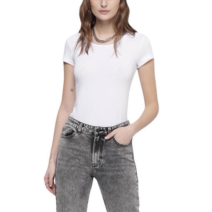 Only camiseta de mujer blanca de manga corta vista frontal