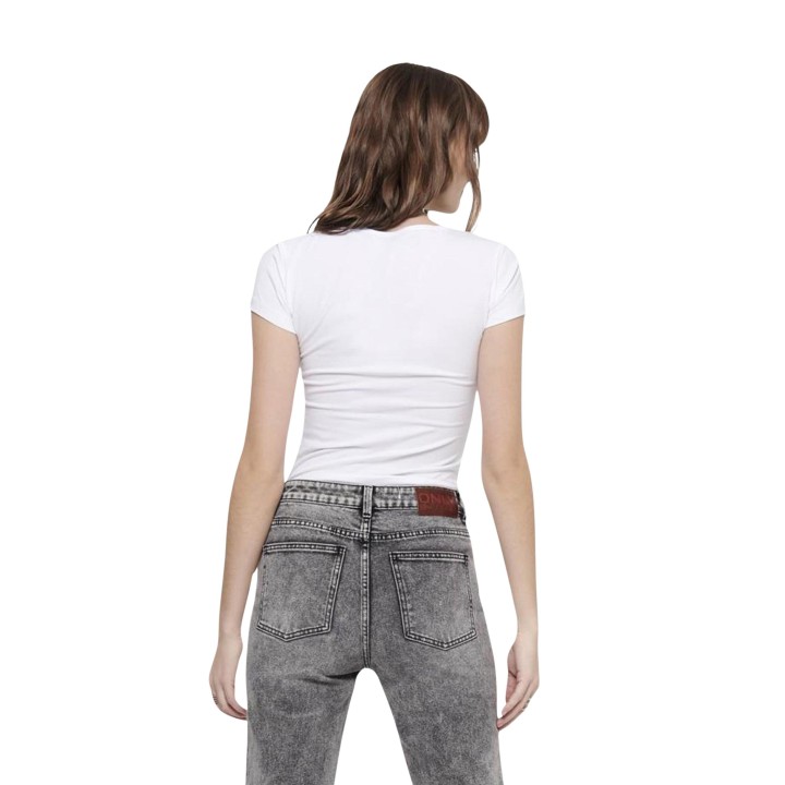 Only camiseta de mujer blanca de manga corta vista posterior