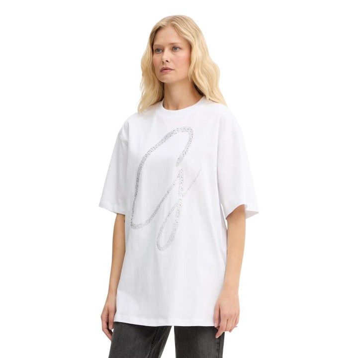 Guess camiseta blanca de mujer W6GI39 K3478 vista frontal tres cuartos