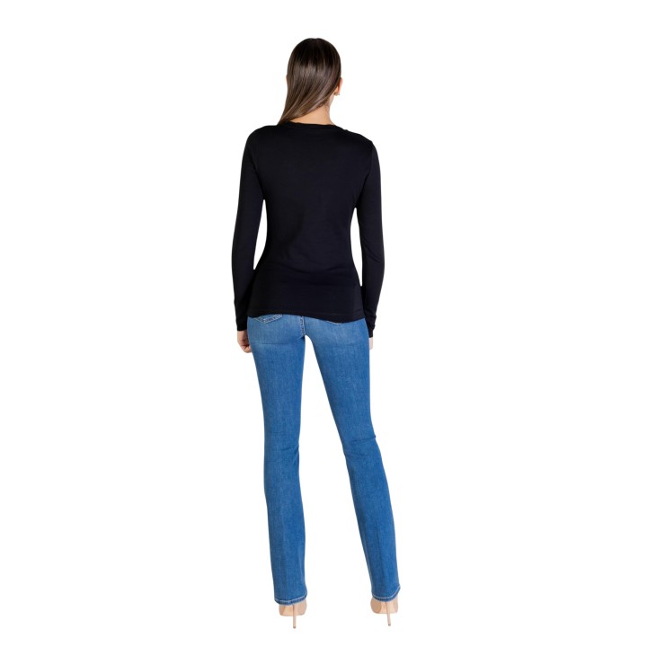 Guess camiseta de mujer negra de manga larga vista posterior