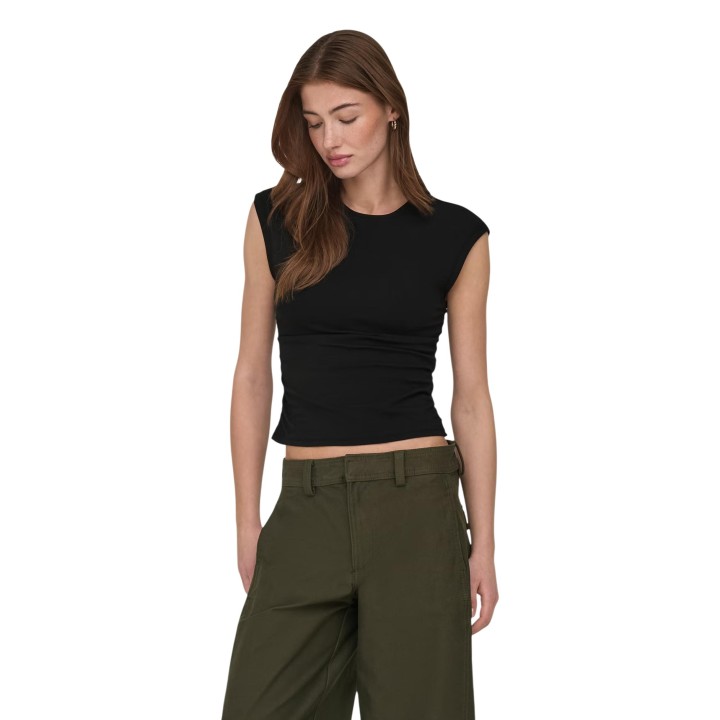 Only camiseta de mujer negra con frunces vista frontal