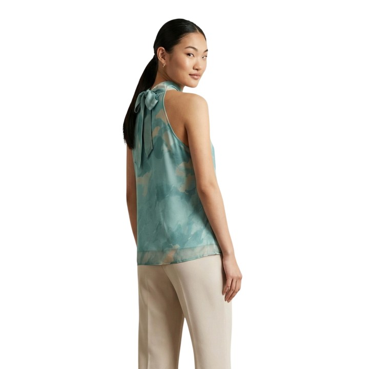 Camiseta de mujer Artigli color menta estampada vista posterior de tres cuartos
