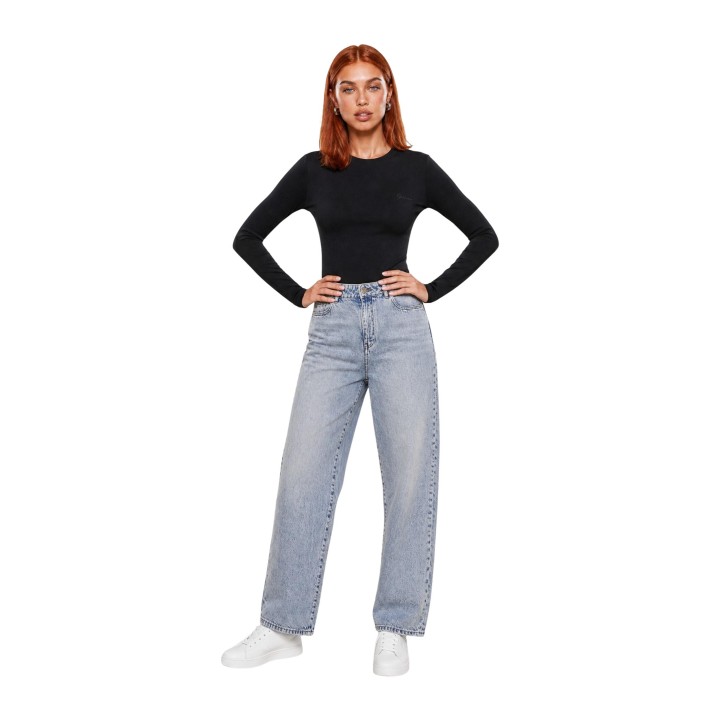 Guess Active camiseta negra de manga larga para mujer vista frontal