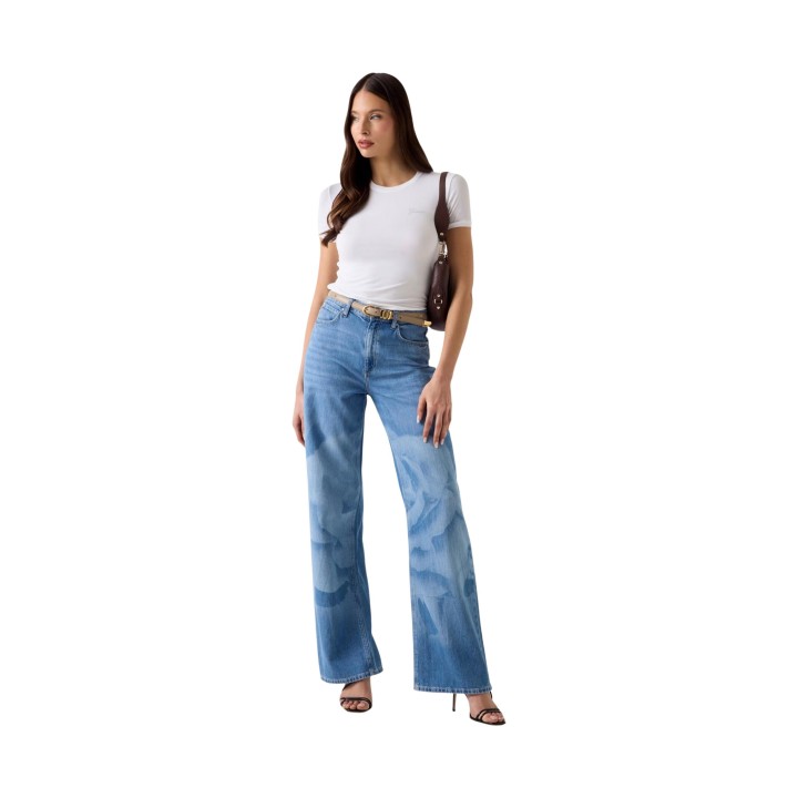 Camiseta Guess de mujer blanca W6YI12 K3751 en vista frontal