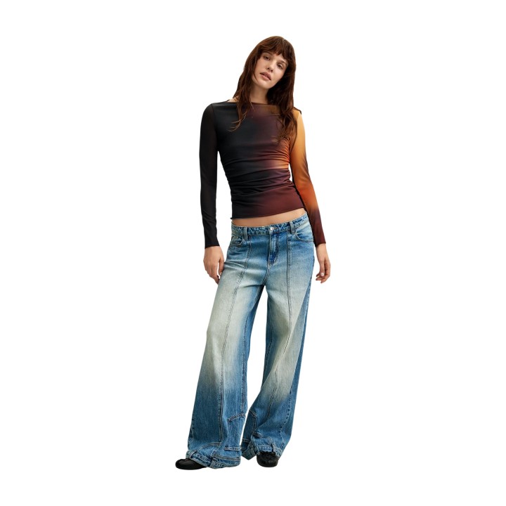 Desigual camiseta negra de manga larga para mujer TS Berlin 26WWTK18 vista frontal