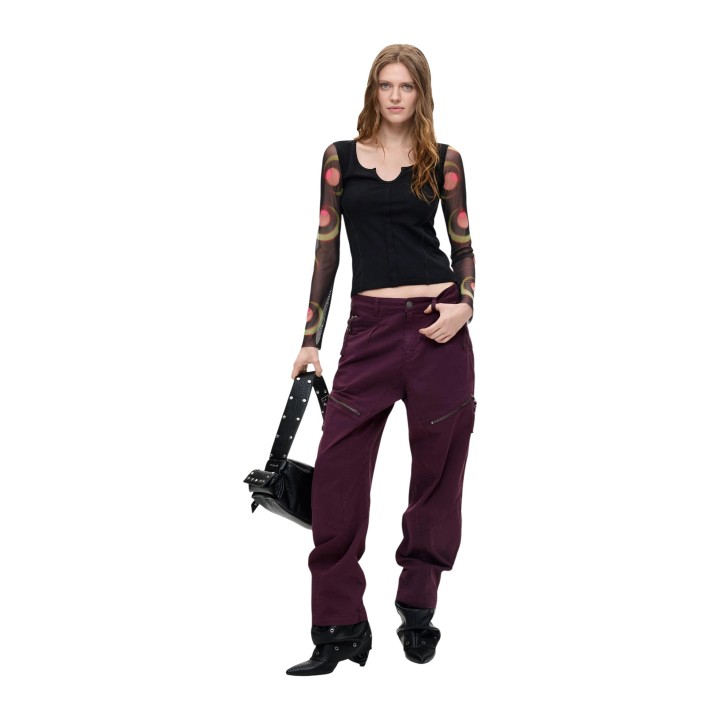 Desigual camiseta de mujer negra con mangas de malla estampadas vista frontal de cuerpo entero