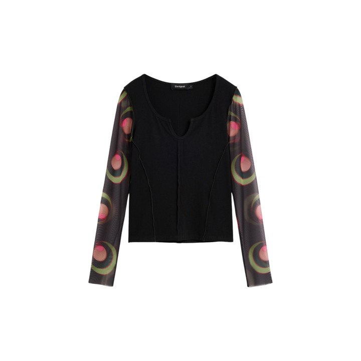 Desigual camiseta de mujer negra con mangas de malla estampadas detalle de la prenda