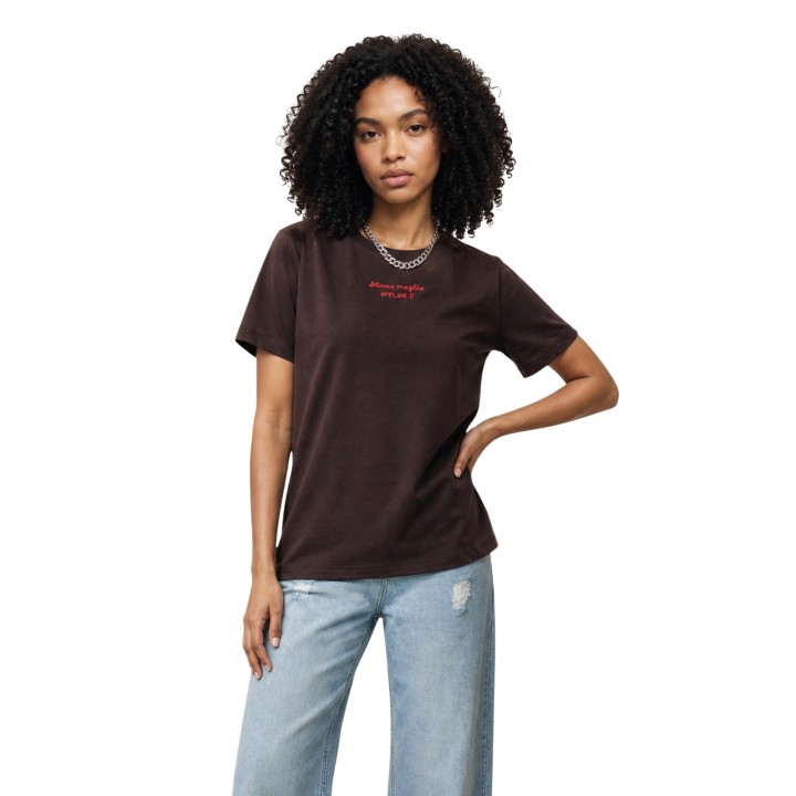 Only camiseta blanca de mujer 15373449 vista frontal con modelo