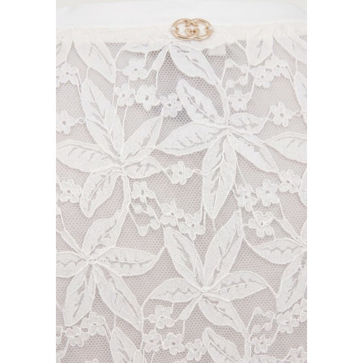 Detalle del encaje floral blanco y logotipo de la camiseta Liu-Jo TF6152 J3968