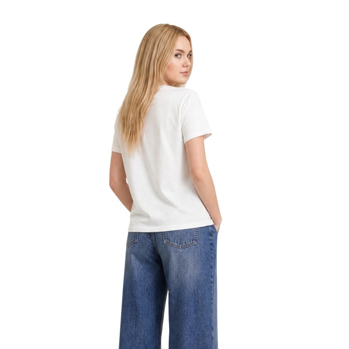 Only camiseta de mujer blanca vista tres cuartos posterior