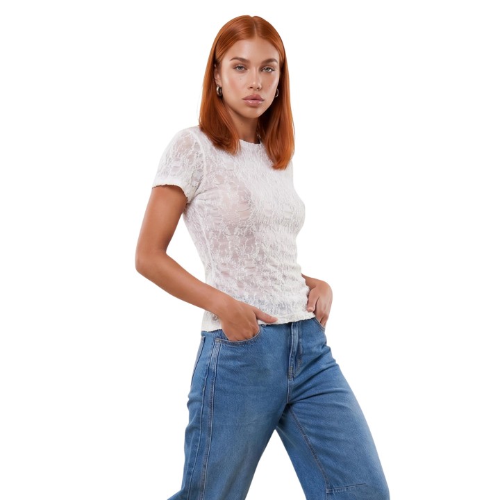 I am camiseta de mujer 26559 color crema en encaje vista de tres cuartos